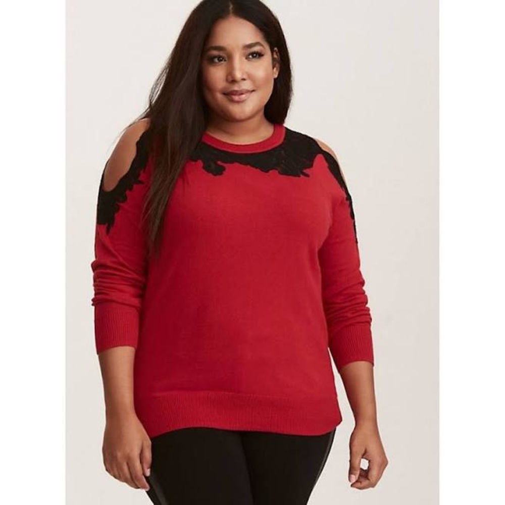 NWT Torrid Cold Shoulder Sweater. Large (0Plus)